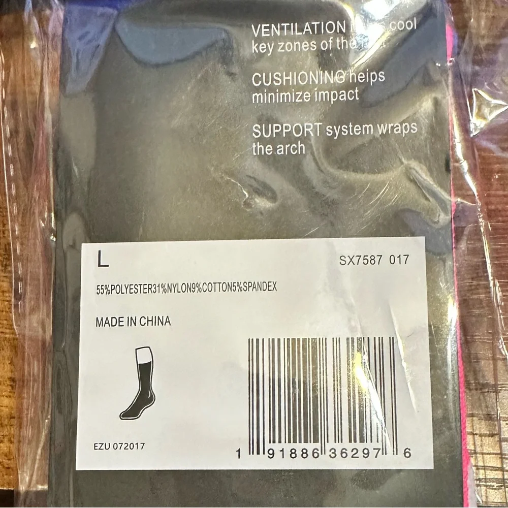 NWT Nike Elite Crew Basketball Socks RARE 2018 Neon Pink Sz L M 8-12 W 10-13